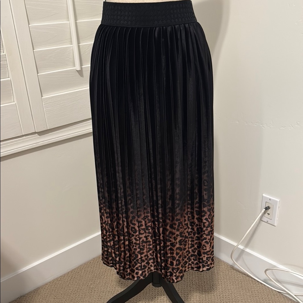 Chico's Black and Gold Velour Pleated Skirt
